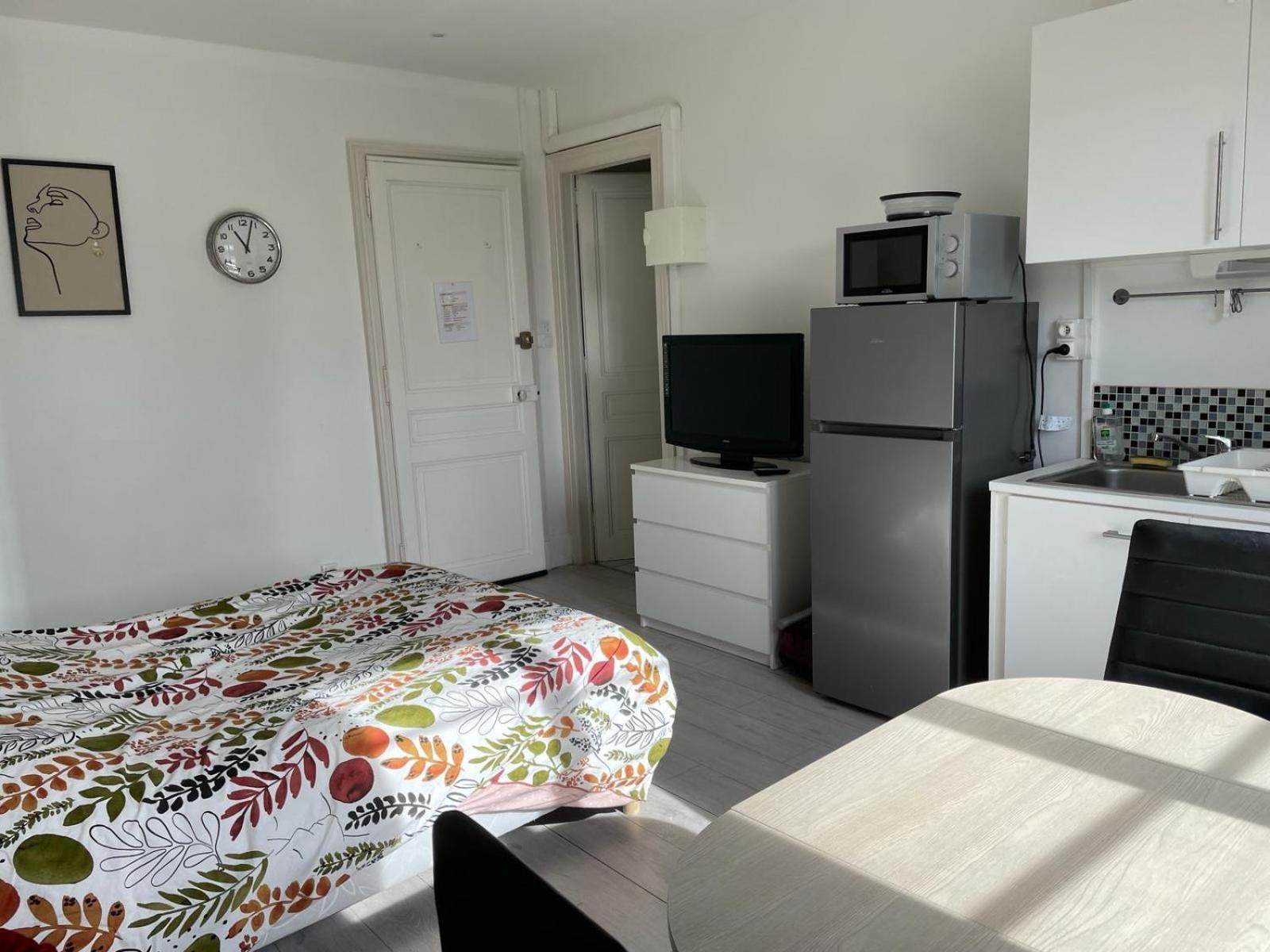 Апартаменти Studio Meuble Et Lumineux 20M2 Віттель Екстер'єр фото